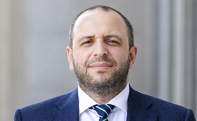 На фото: новый министр обороны Украины Рустем Умеров.