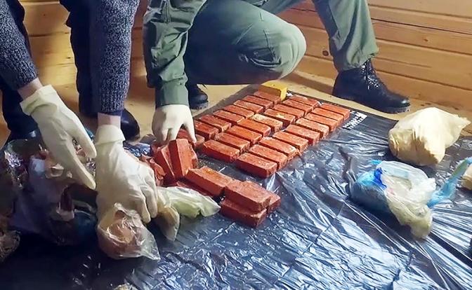 В ДНР предотвратили теракты перед выборами, обнаружив тайник с оружием