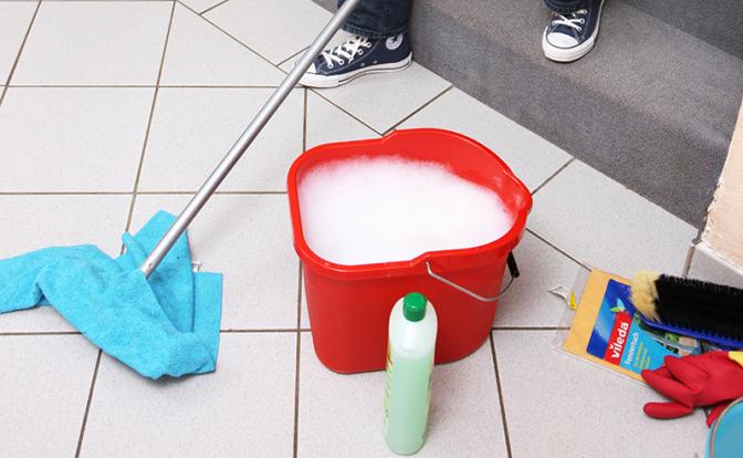 Ученые рассказали о смертельной опасности бытовой химии для женщин