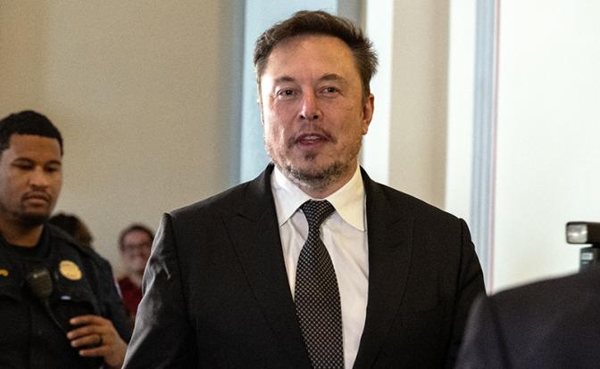На фото: американский предприниматель, владелец Tesla и SpaceX Илон Маск