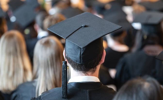 В британском университете теперь можно получить степень по магии