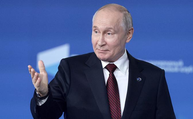 На фото: президент РФ Владимир Путин во время пленарной сессии в рамках XX Ежегодного заседания Международного дискуссионного клуба "Валдай"