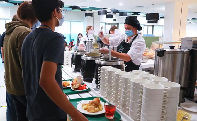 В России предложили увеличить обеденную перемену школьников