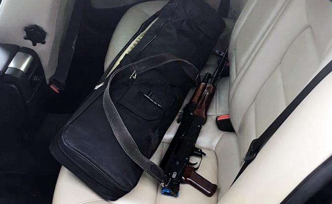 На фото: карабин "Сайга"