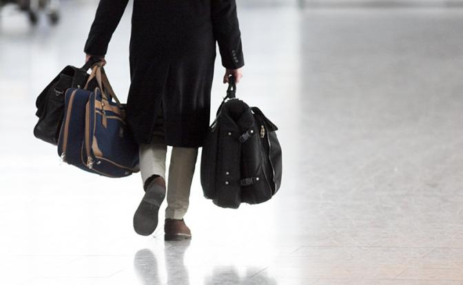 Более двух тысяч чиновников Украины пытались выехать за границу с начала года