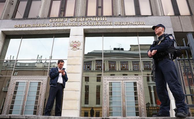 Разрешить прокурорам закрывать уголовные дела предложили в Совфеде