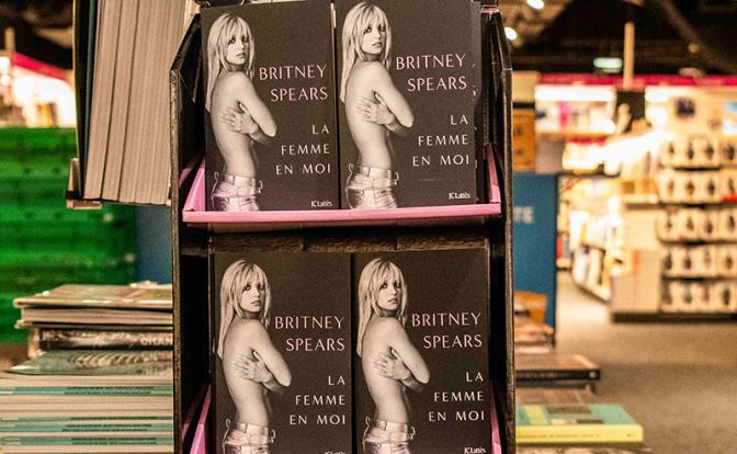 В США мемуары Бритни Спирс разбирают, как горячие пирожки