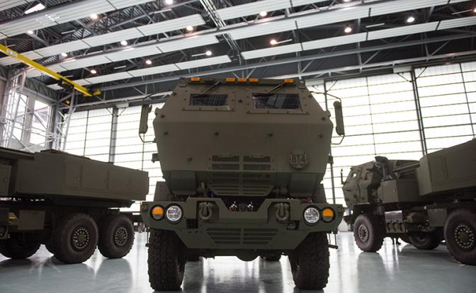 На фото: установки американской РСЗО HIMARS