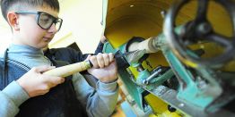 Фартуки и гвозди: Уроки труда могут сделать обязательными в школах РФ с 1 сентября 2024 года