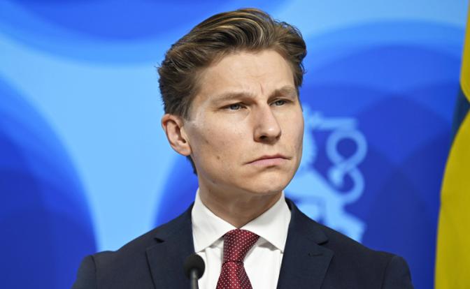 На фото: министр обороны Финляндии Антти Хяккянен