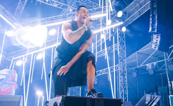 На фото: певец Стас Костюшкин