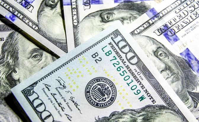 Курс доллара начал 2024 год с рывка вверх