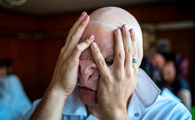 На Украине продают маски стариков, спасающие от мобилизации