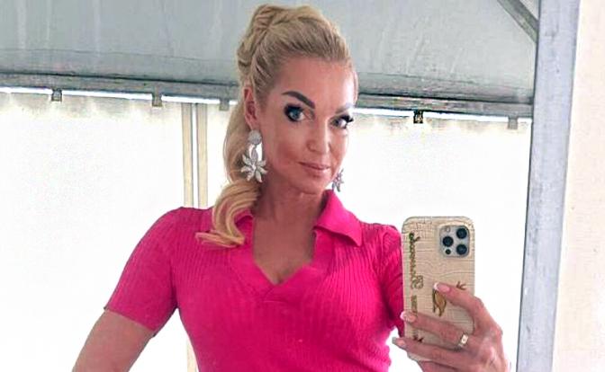 На фото: Анастасия Волочкова на отдыхе