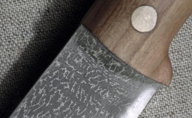 В Балашихе 11-летняя девочка воткнула нож в младшего брата из-за разлитого супа