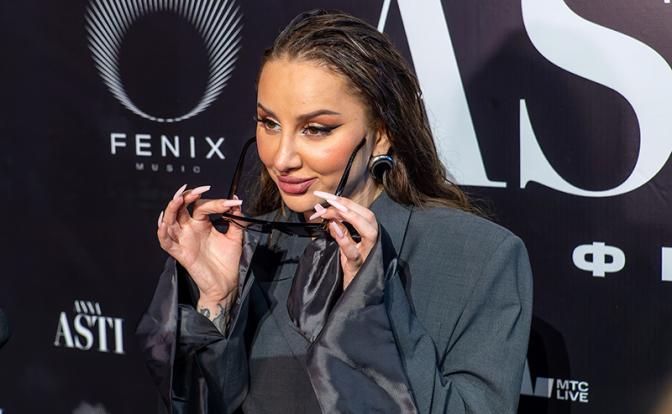 На фото: певица Анна Asti