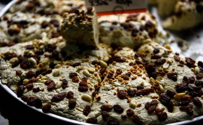 Диетолог рассказала о пользе популярного лакомства для пожилых людей