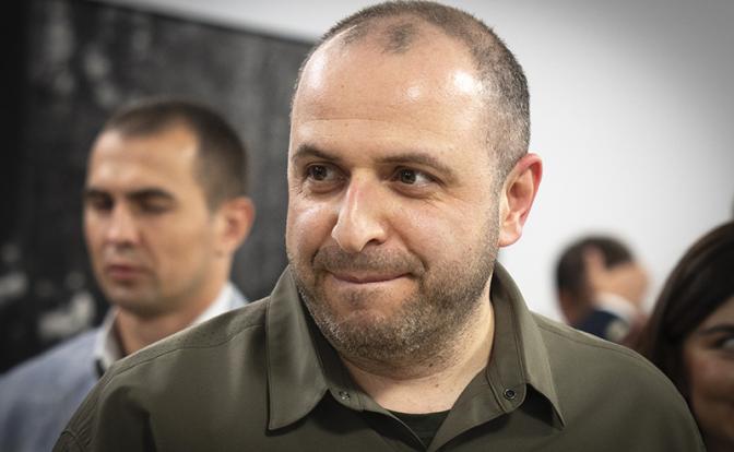 На фото: министр обороны Украины Рустем Умеров