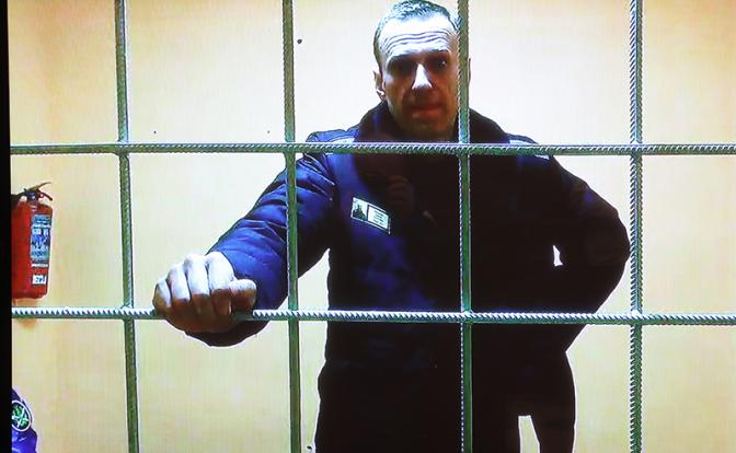 На фото: Алексей Навальный* (Росфинмониторингом включен в Перечень организаций и физических лиц, в отношении которых имеются сведения об их причастности к экстремистской деятельности или терроризму)