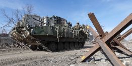 Саперы начали разминирование освобожденной Авдеевки