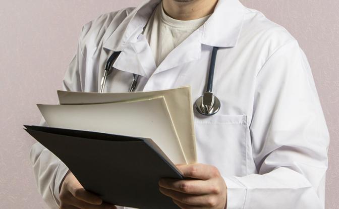 Врач-онколог рассказал, какие безобидные привычки могут вызвать рак