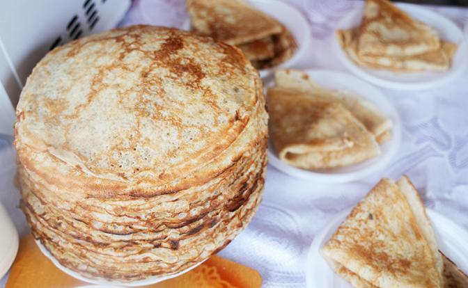 Скоро Масленица: врач рассказала, сколько блинов можно съесть без вреда для фигуры