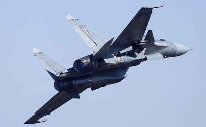 На фото: истребитель Су-30