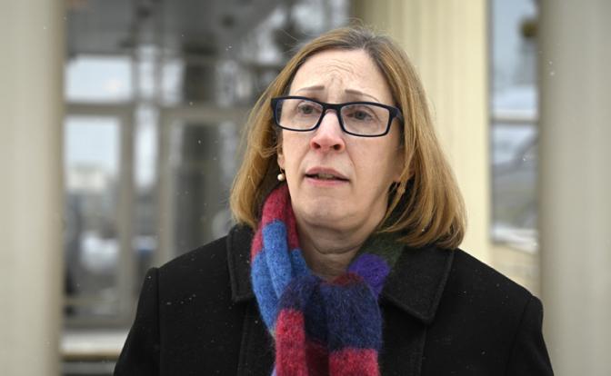 На фото: посол США в РФ Линн Трейси