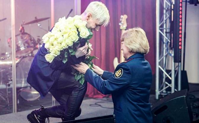 На фото: певец  SHAMAN (Ярослав Дронов) на благотворительном концерте в Можайской женской колонии, 08 марта 2024 года.