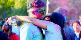 Наполняя жизнь яркими красками и новыми знакомствами: Холи Мела 2024