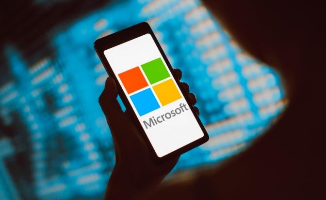 Microsoft начала автоматически устанавливать приложение Copilot на компьютеры с Windows 11