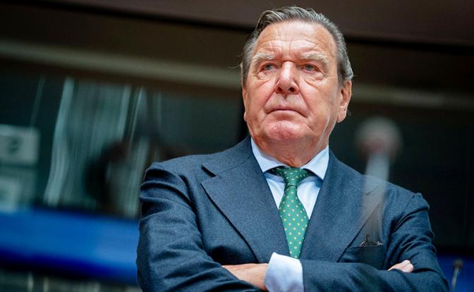 На фото: бывший канцлер Германии Герхард Шредер