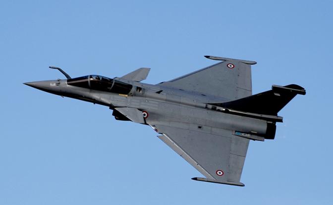СМИ: Сумку с секретными данными производителя истребителей Rafale украли во Франции