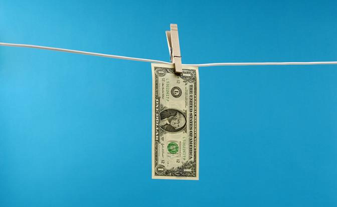 Эксперт сказал, почему сегодня резко снизился курс доллара