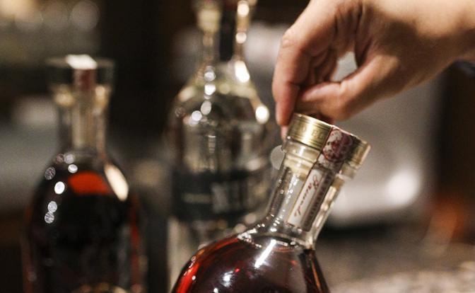 Назван самый безопасный алкоголь для печени