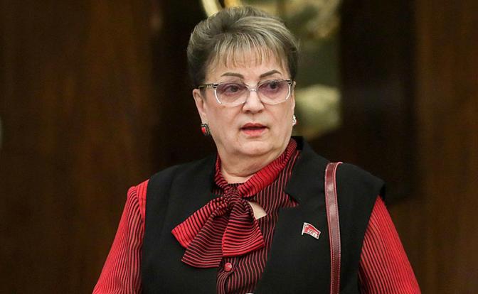 Yf ajnj^ lепутат Госдумы, первый секретарь Саратовского обкома КПРФ Ольга Алимова 