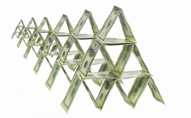 Россиянам дали совет, как распознать новую финансовую пирамиду