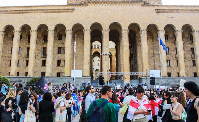 Комитет парламента Грузии согласовал закон об иноагентах — задержан организатор митингов