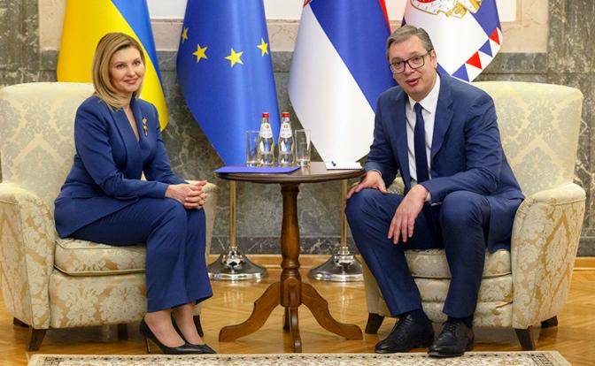 На фото: президент Сербии Александр Вучич и первая леди Украины Елена Зеленская во время встречи.