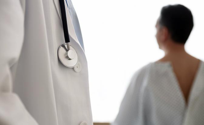 Мужчинам перечислили симптомы, при которых нужно срочно к врачу