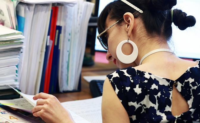 Депутаты предложили сократить рабочую пятницу для женщин