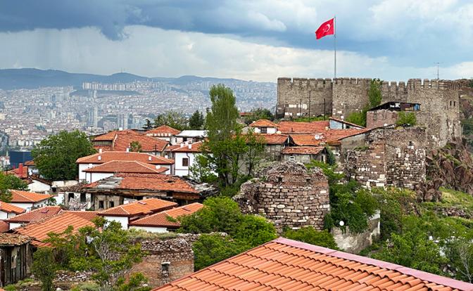 Аналитик: Проблемы с переводами из РФ вызвали кризис в ряде отраслей Турции