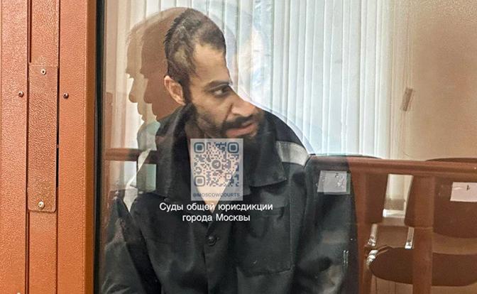 На фото: фигурант дела о теракте в "Крокус сити холле" Далерджон Мирзоев во время заседания в Басманном суде Москвы.