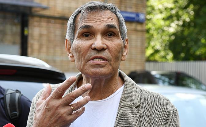 На фото: Бари Алибасов