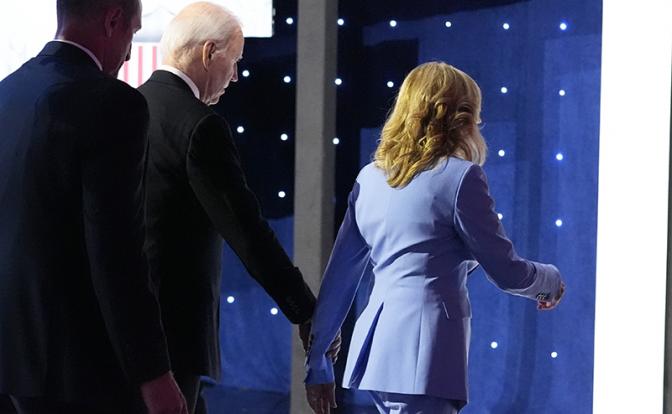 На фото: президент США Джо Байден с супругой Джилл