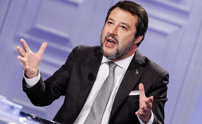 На фото: заместитель премьер-министра Италии и по совместительству министр инфраструктуры страны Маттео Сальвини