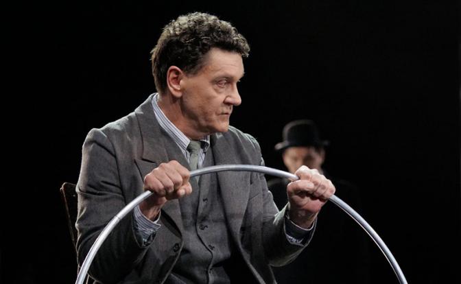 Маковецкий расскажет о сложностях контроля над разумом