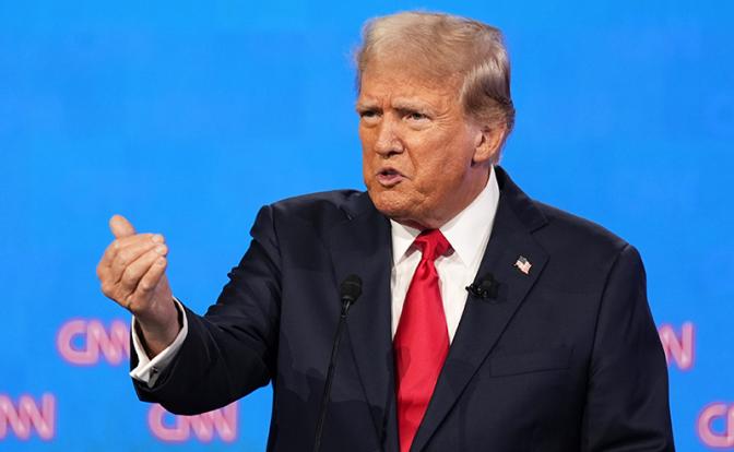 На фото: претендент в кандидаты на пост президента США экс-президент США Дональд Трамп