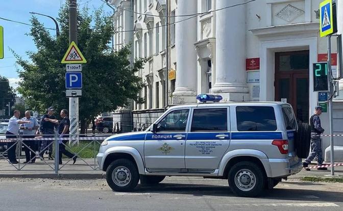 Женщина швырнула бутылку с бензином в пункт отбора на военную службу Костромы