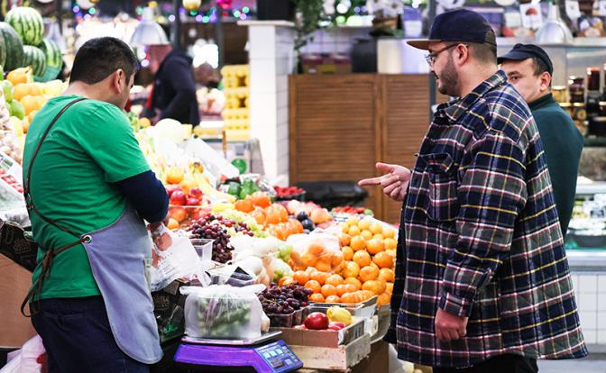Юрист рассказал, опасны ли денежные переводы на рынках